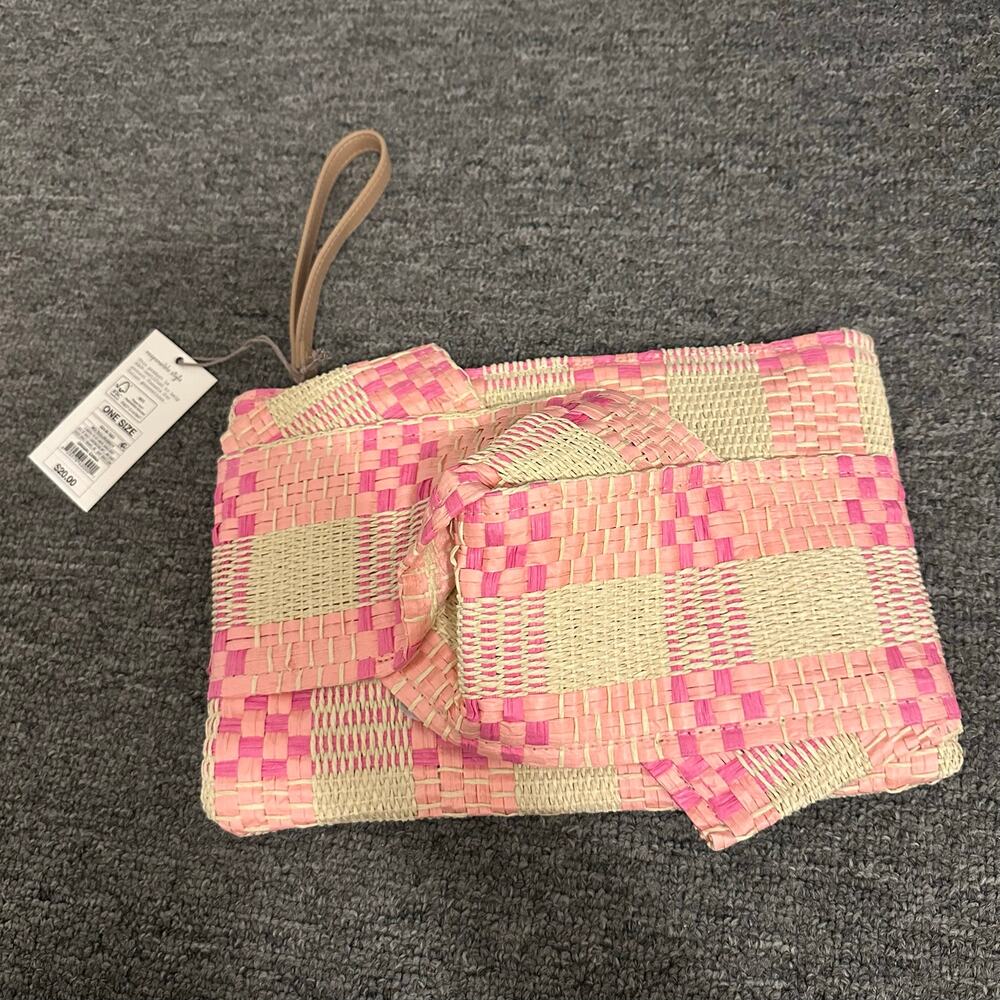 A New Day Pink/Beige Bow Clutch w/wristlet strap and zip closure/ NWT